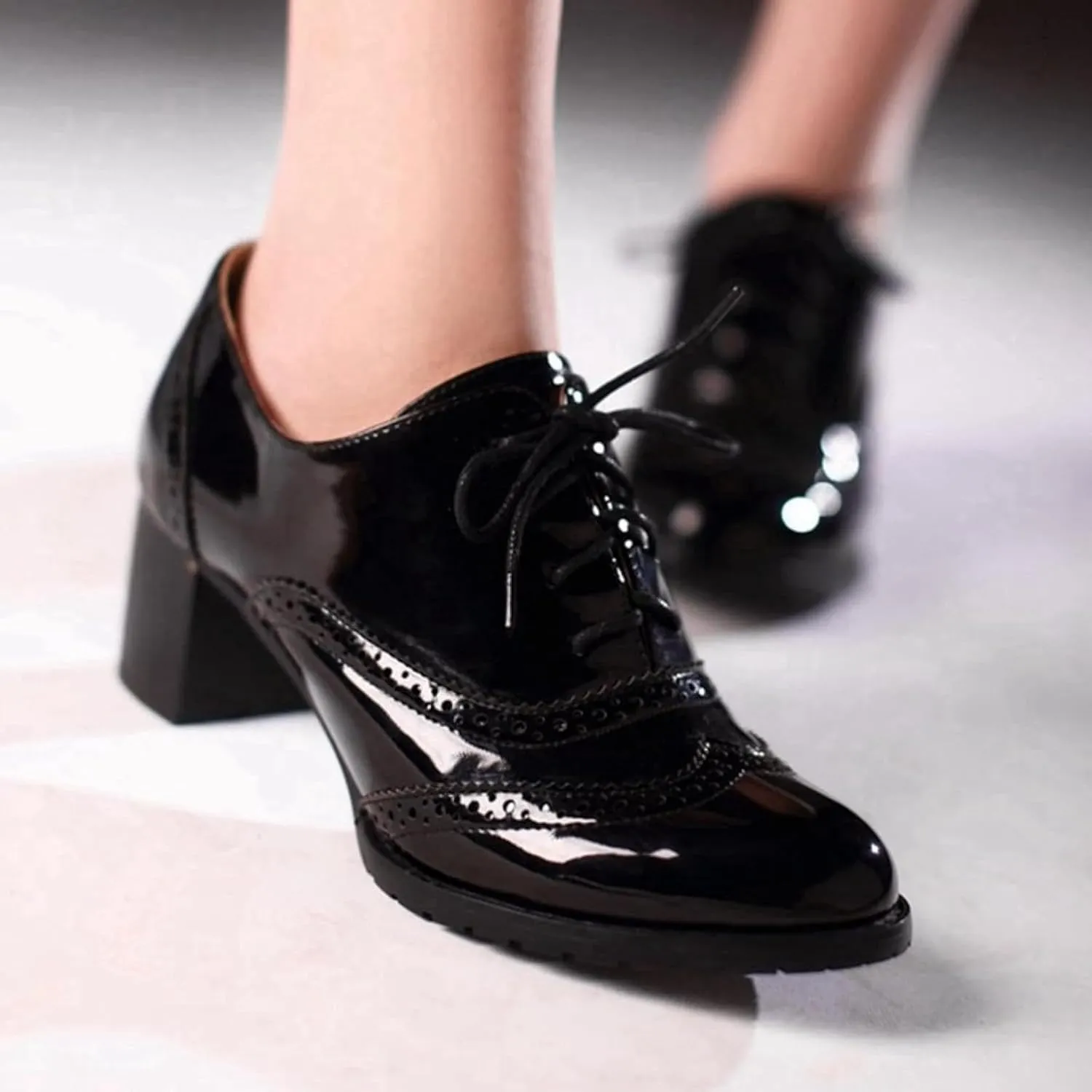 Women's Casual Oxford Shoes Lace up High Heels Patent Leather Round Toe Dress Brogues Women's Office Shoes