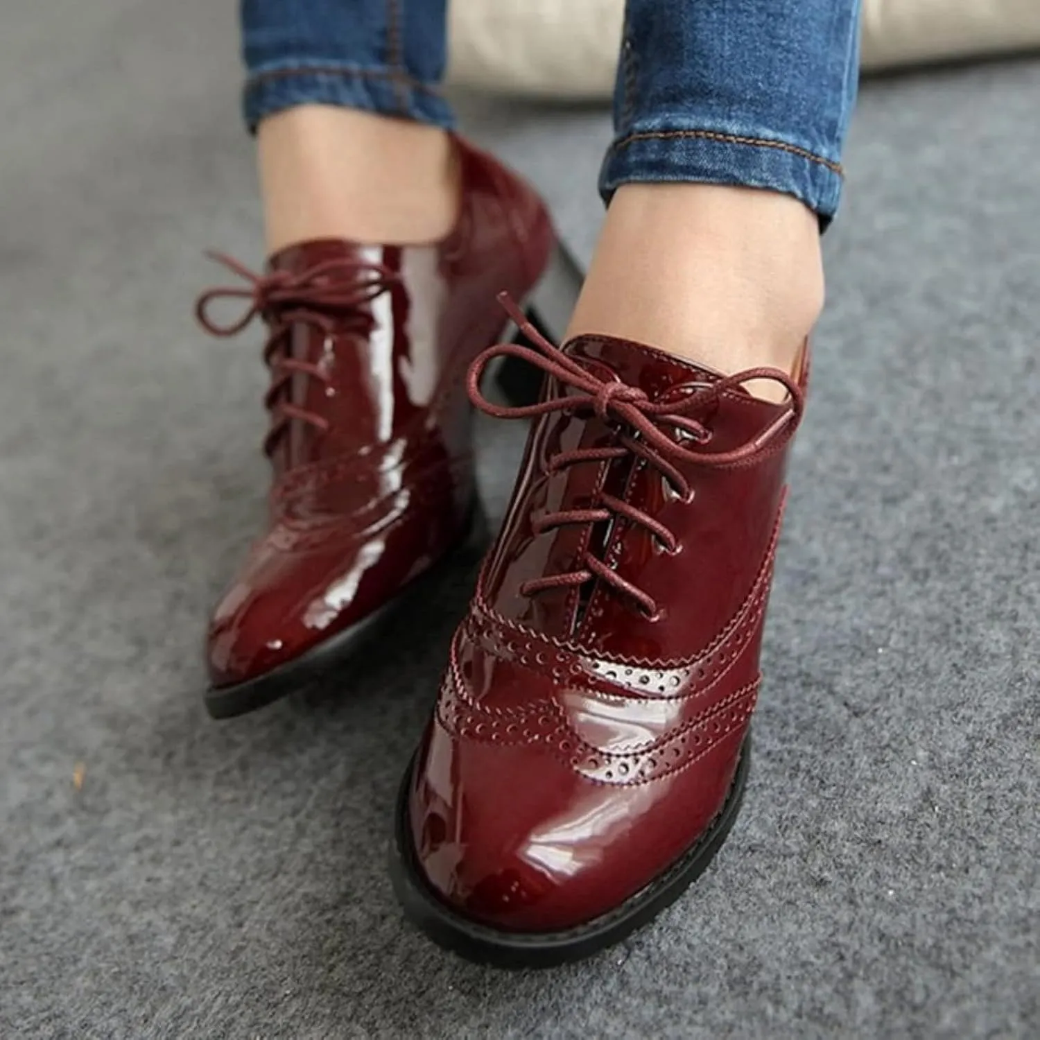 Women's Casual Oxford Shoes Lace up High Heels Patent Leather Round Toe Dress Brogues Women's Office Shoes